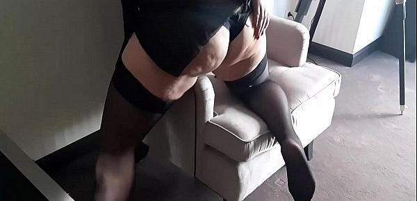  Big mommy play in the hotel in sexy lengerie
